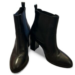 Seychelles Chelsie Black Pull On Heeled Boots Lug Sole size 9